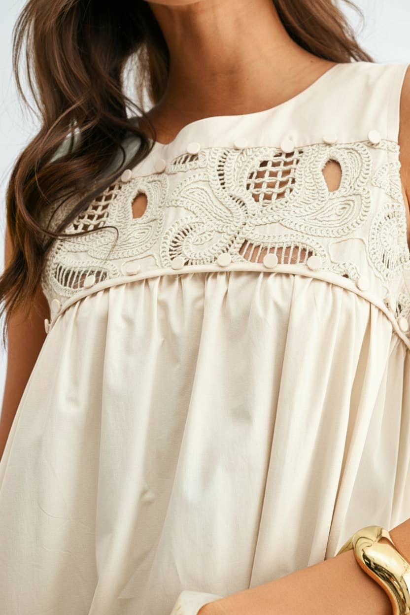 CREAM MAXI DRESS WITH LACE DETAILS
