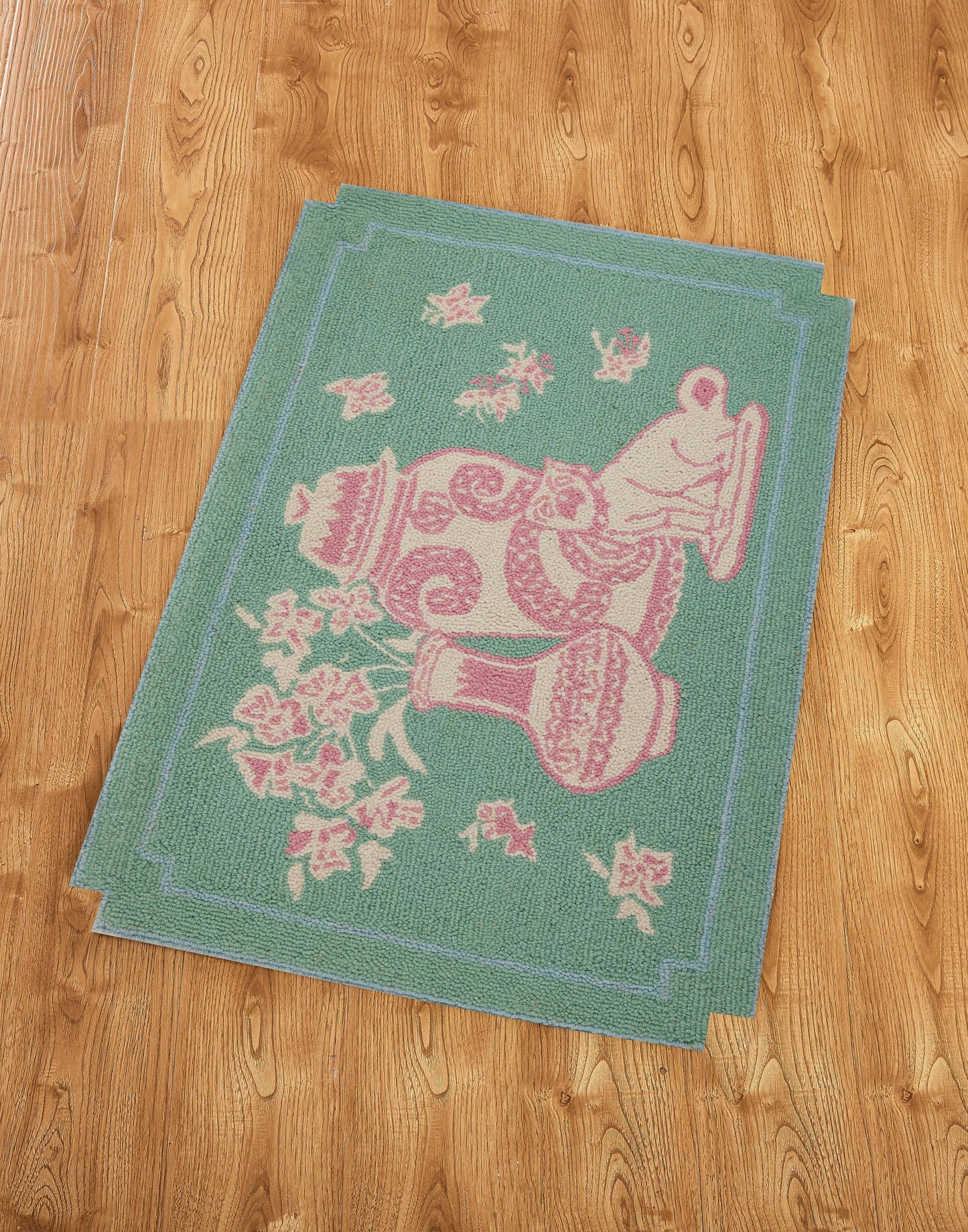 Dog Vase Rose Shaped Hook Rug