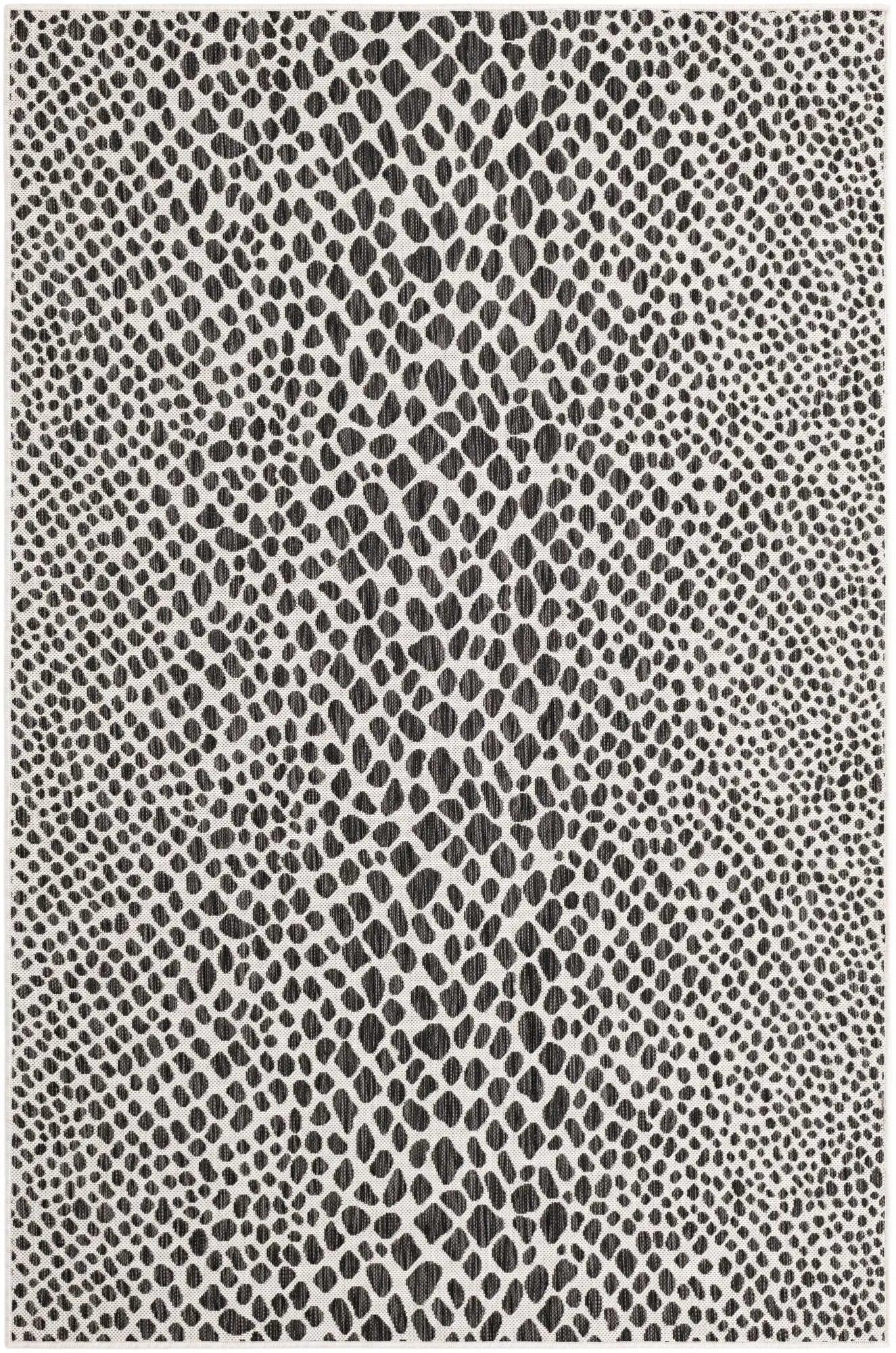 Black & White Animal Print Outdoor Rug 5x8'