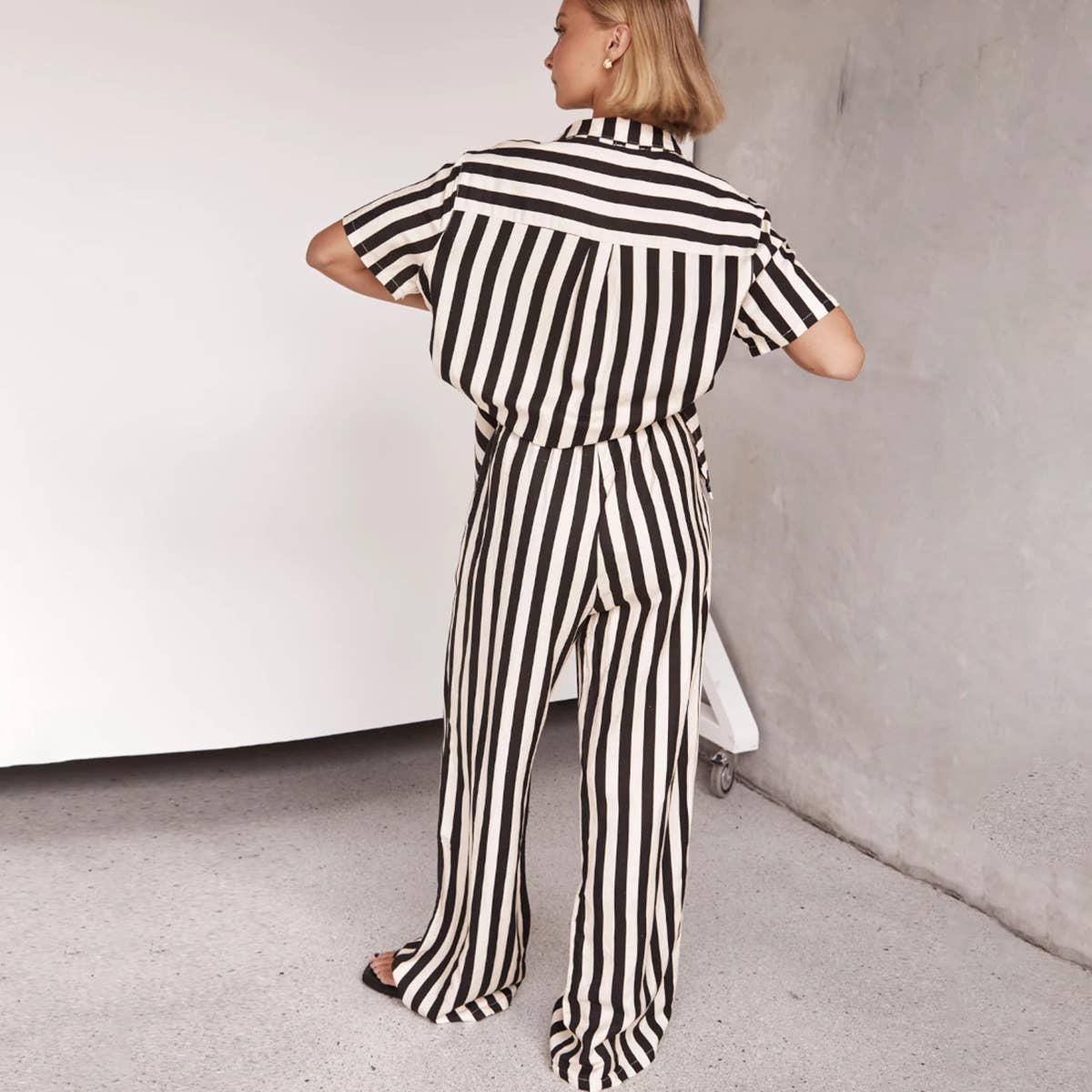 BLACK & WHITE STRIPED SET