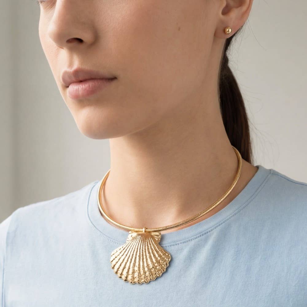 Gold Seashell Pendant Necklace