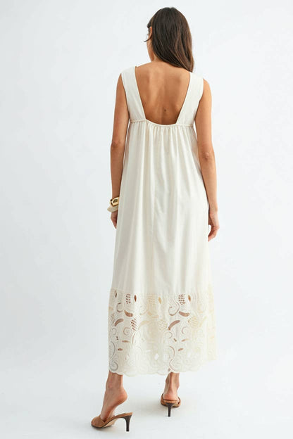 CREAM MAXI DRESS WITH LACE DETAILS