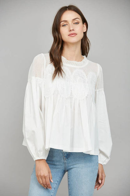 WHITE LACE LONG SLEEVE TOP