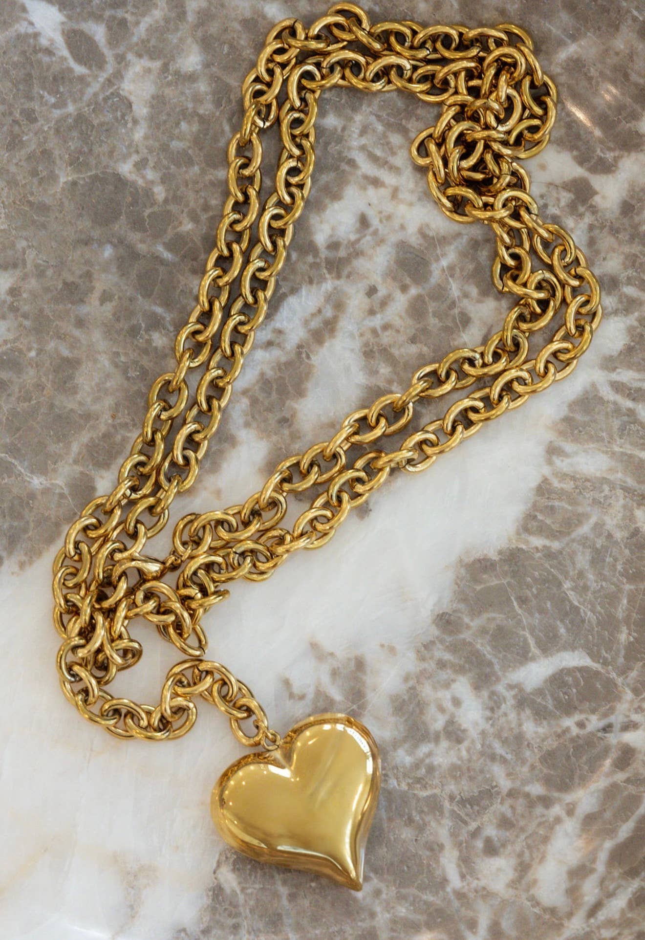 GOLD XL HEART NECKLACE