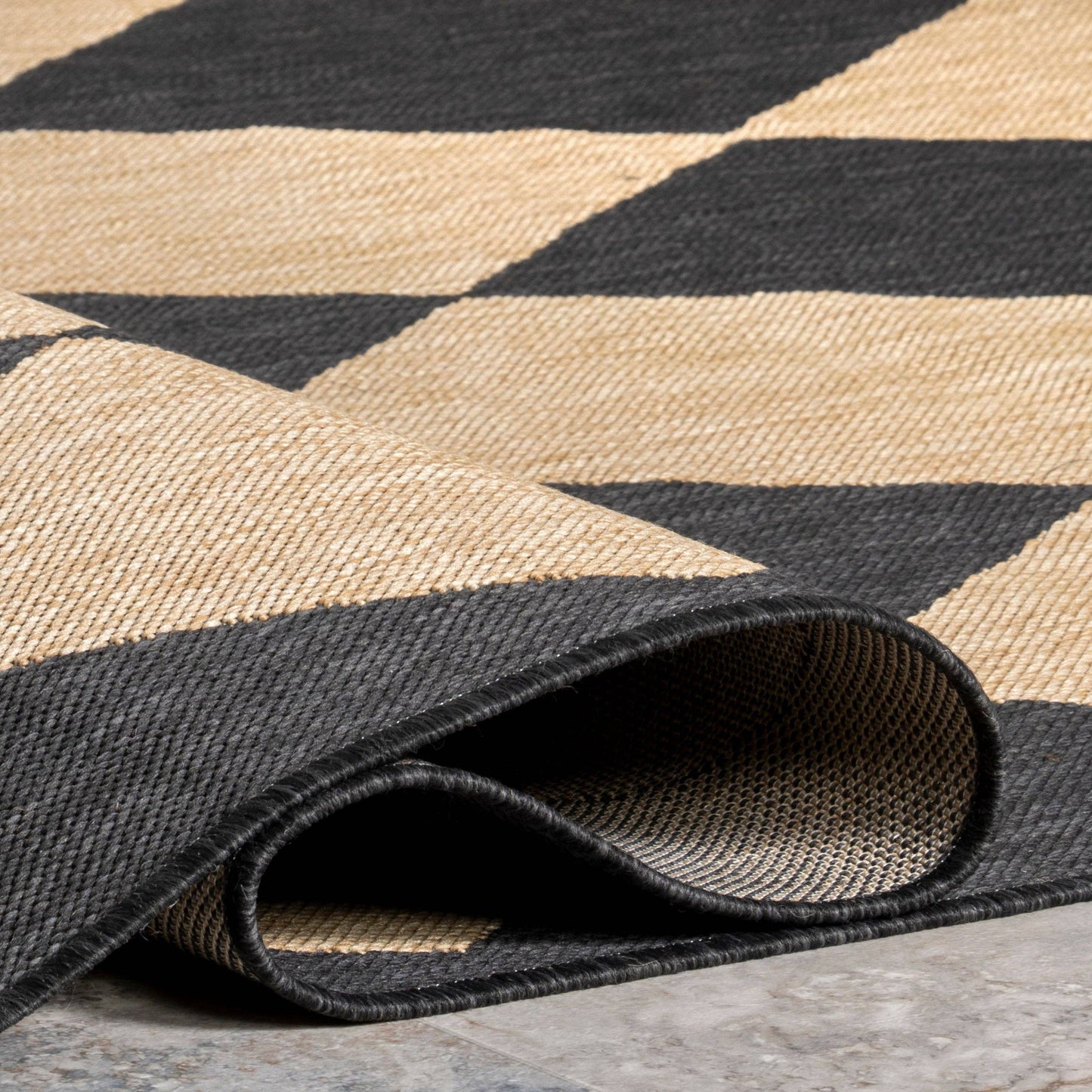 Diamond Trellis Indoor/Outdoor Rug- 5' x 8'