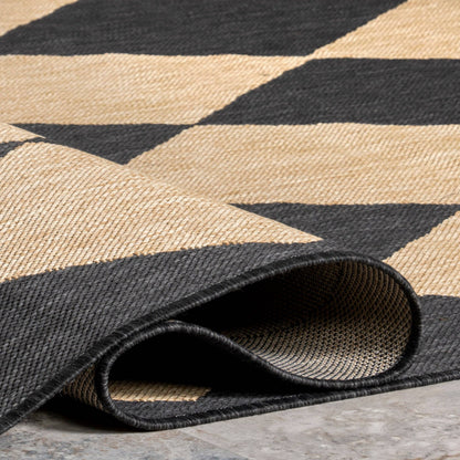 Diamond Trellis Indoor/Outdoor Rug- 5' x 8'