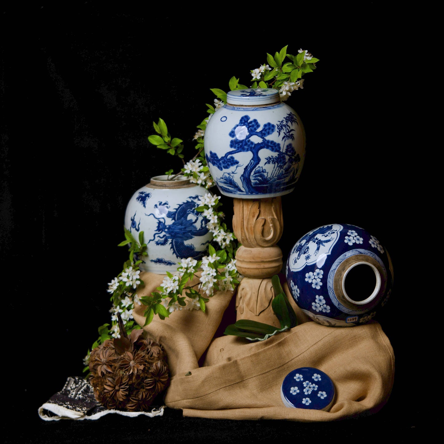 Blue & White Round Dragon Jar