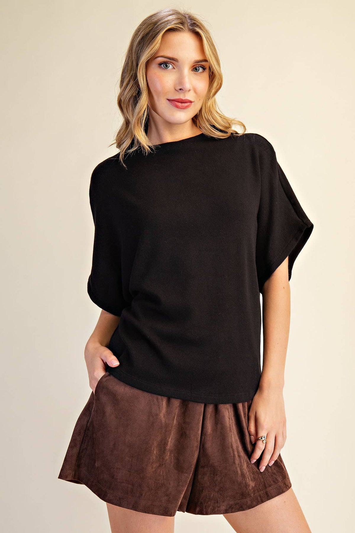 Mock Neck Short Sleeve Pullover Knit Top: Black / S