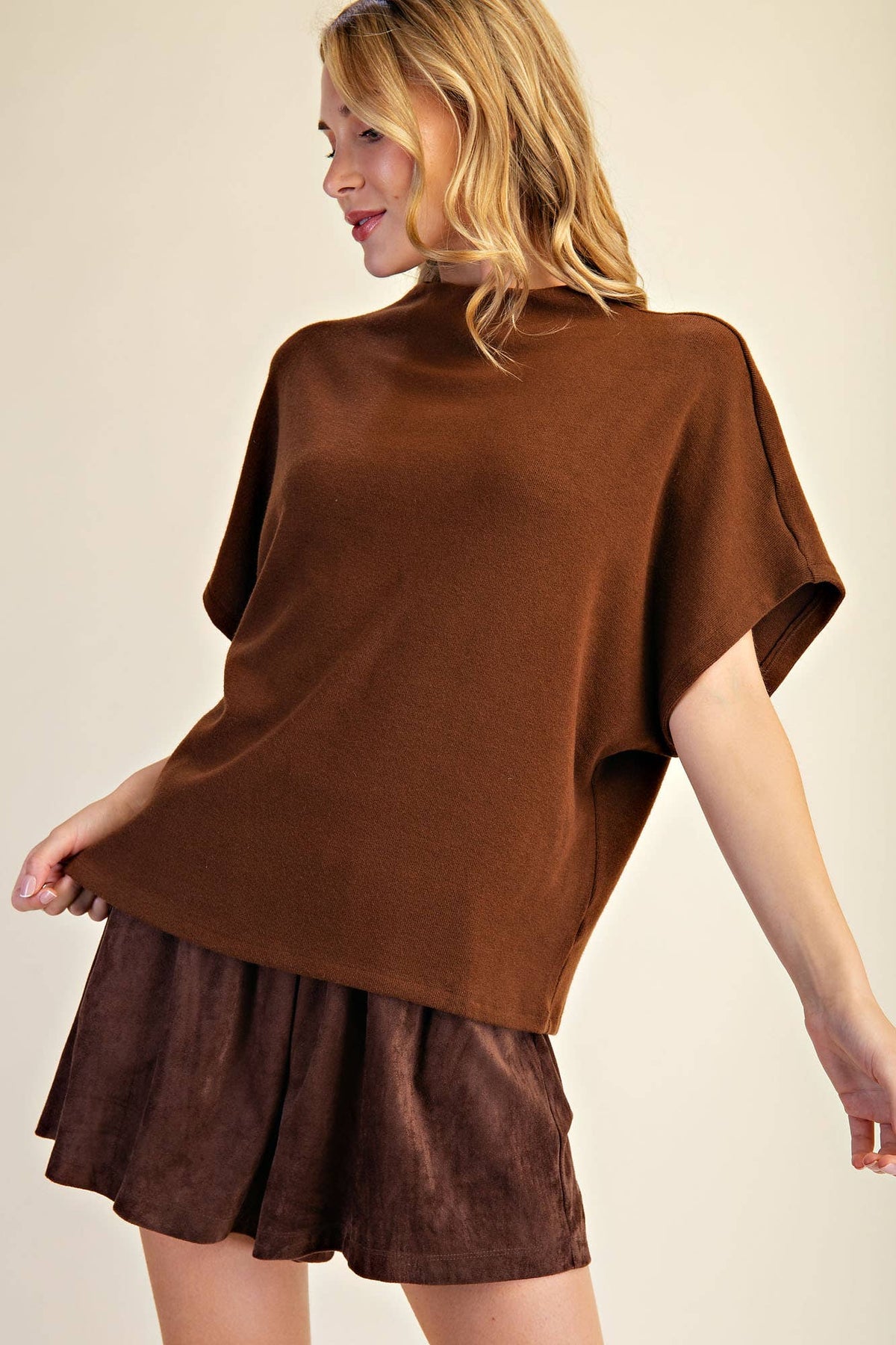 Mock Neck Short Sleeve Pullover Knit Top: Black / S