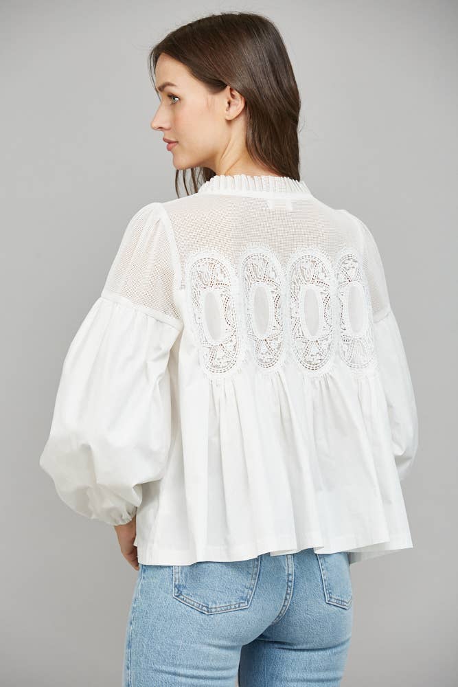 WHITE LACE LONG SLEEVE TOP