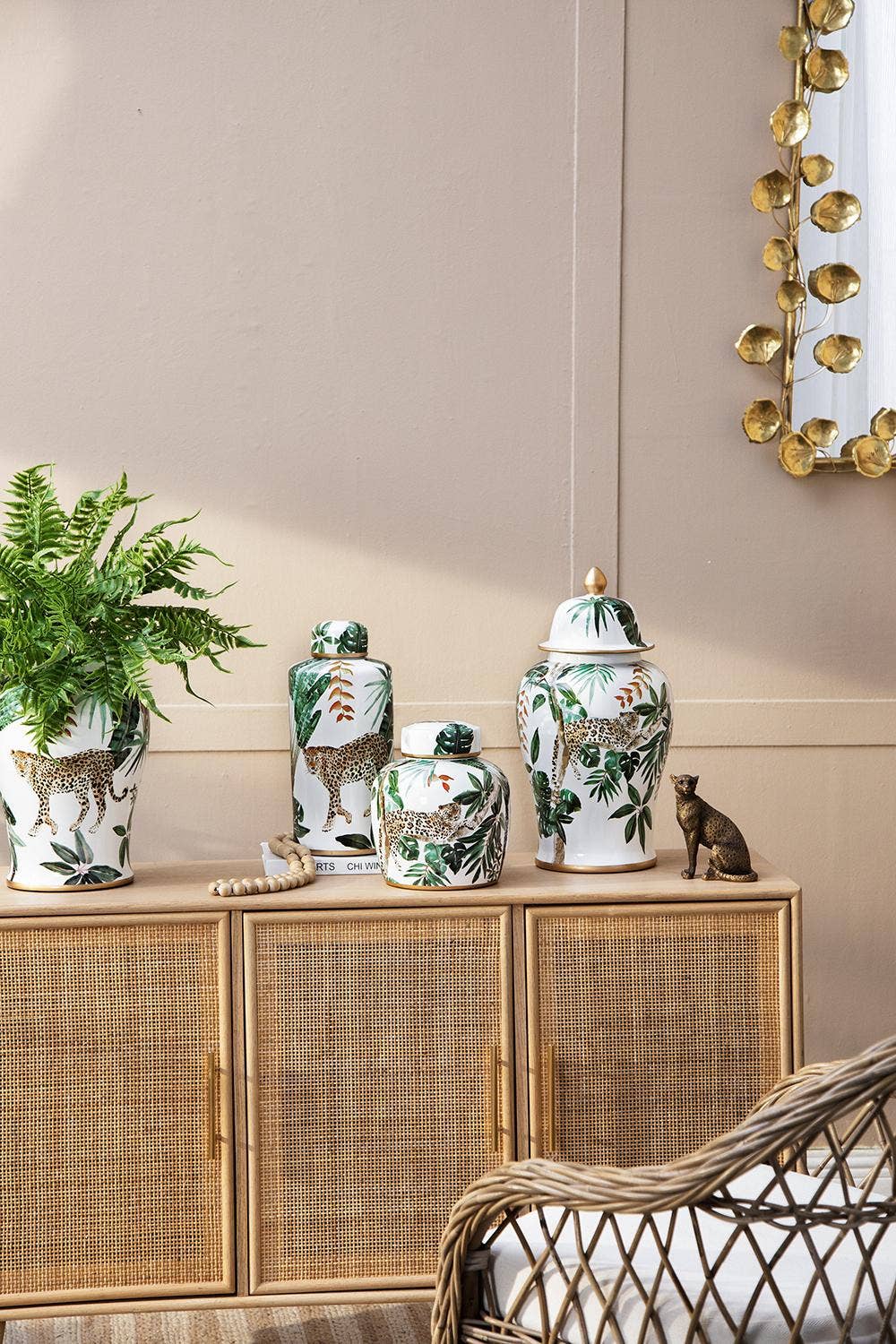 D9.5x18" White and Green Leaf Pattern Ginger Jar