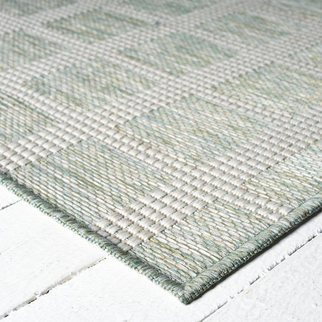 Ocean Gridscape Green Indoor/Outdoor Area Rug: 7'9" x 10'2"