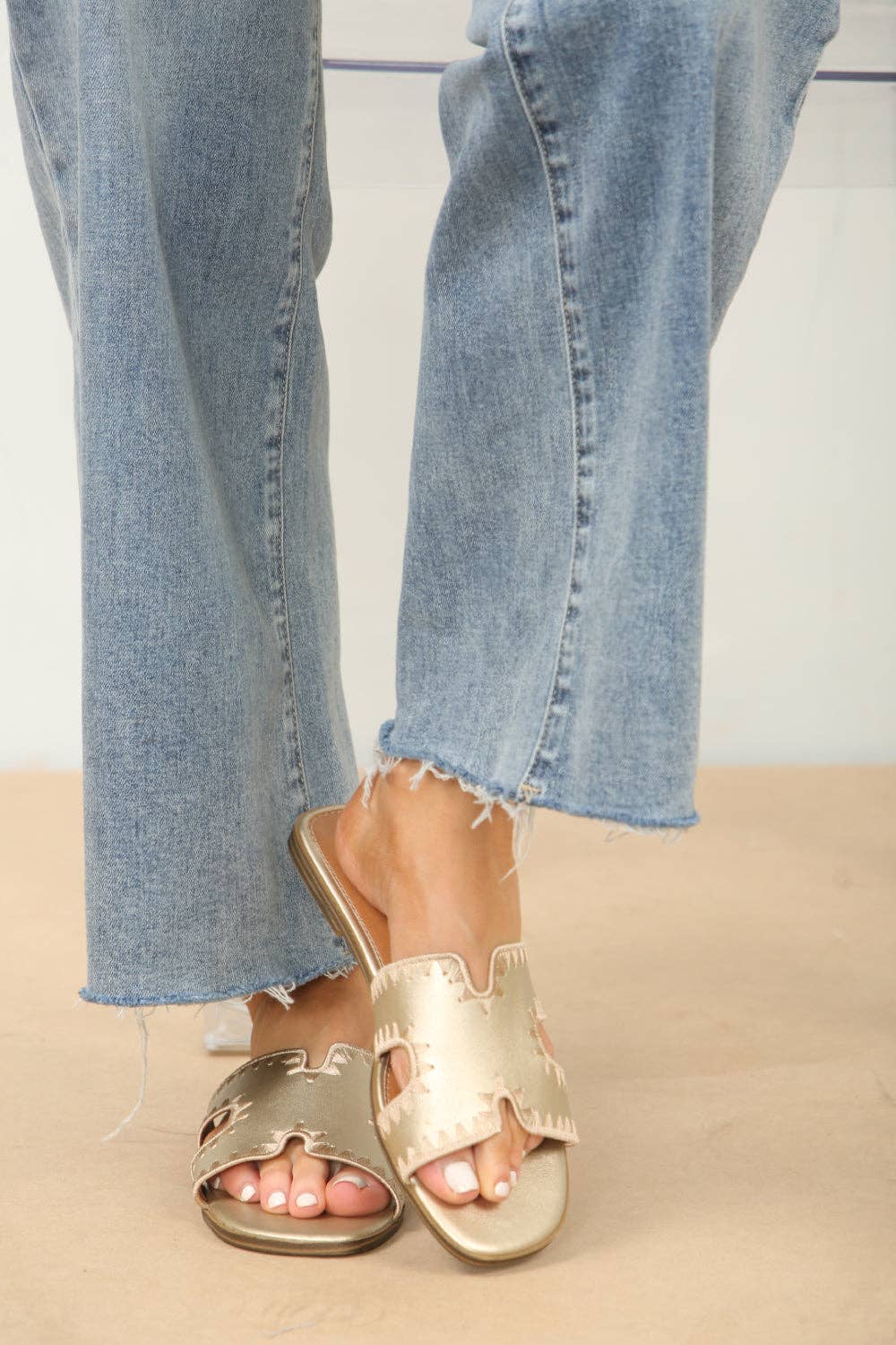 GOLD SANDALS