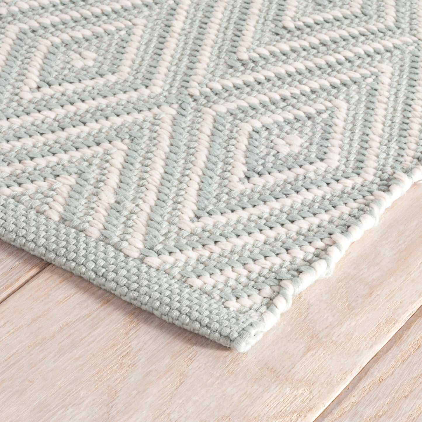 Diamond Handwoven Indoor/Outdoor Rug | Light Blue/Ivory: 4' x 6'