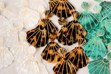 Load image into Gallery viewer, Brown Tortoise Shell Earrings
