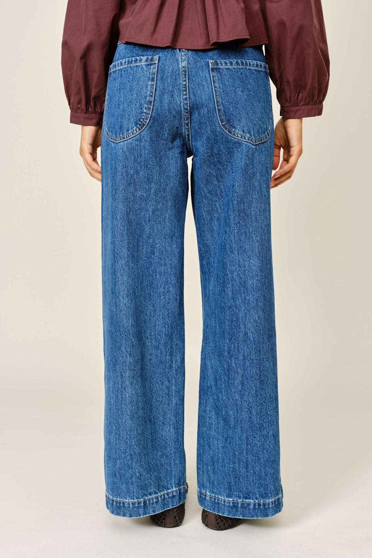 WIDE JEANS - SIDE BUTTON DETAIL