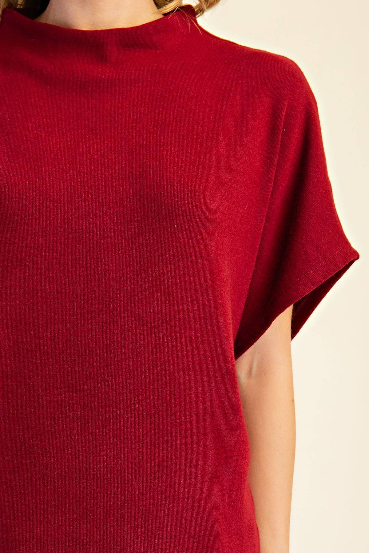 Mock Neck Short Sleeve Pullover Knit Top: Black / S