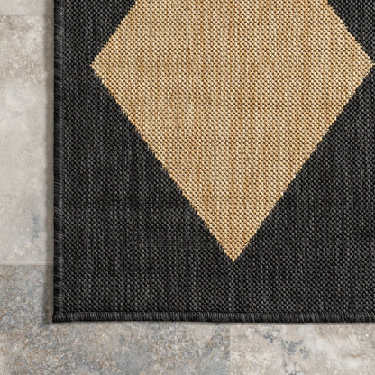 Diamond Trellis Indoor/Outdoor Rug- 5' x 8'