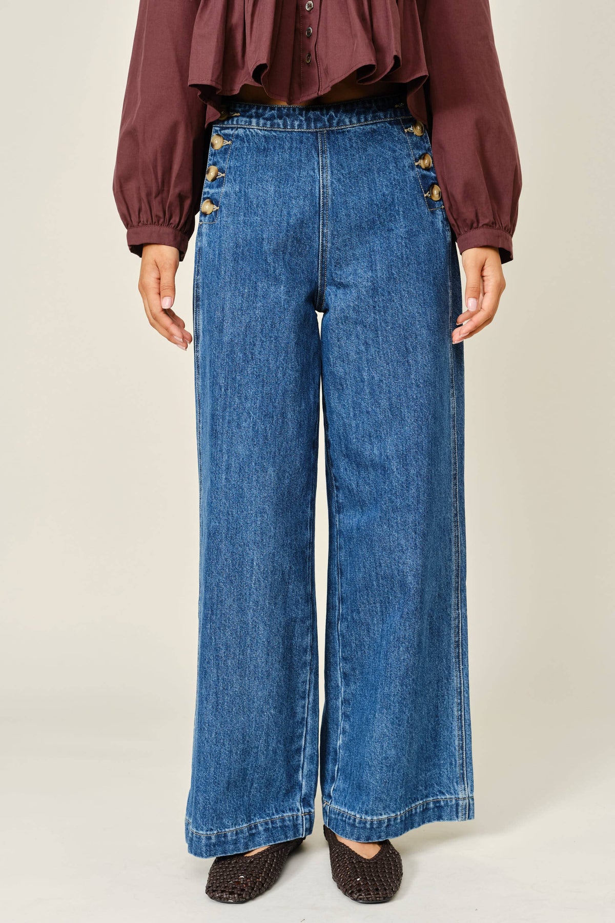 WIDE JEANS - SIDE BUTTON DETAIL