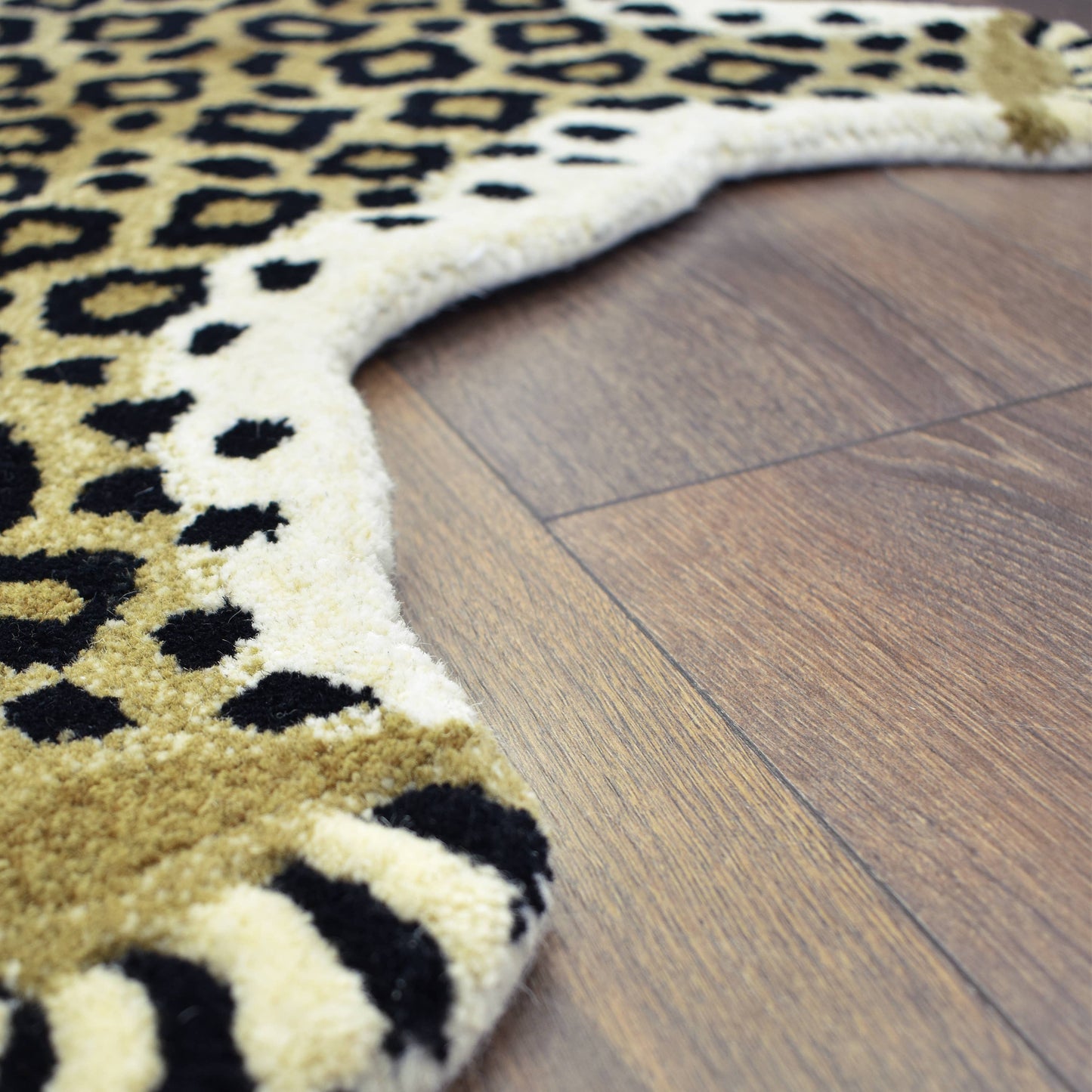 Leopard Rug: 3'x5'
