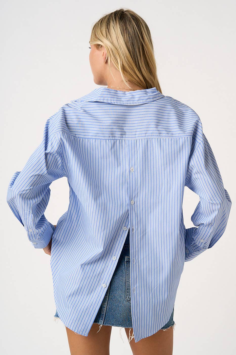 BLUE & WHITE STRIPED BUTTON DOWN