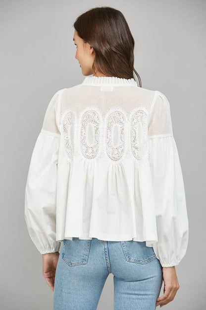WHITE LACE LONG SLEEVE TOP
