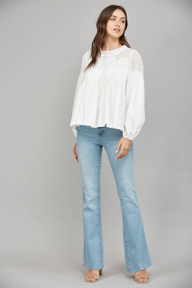 WHITE LACE LONG SLEEVE TOP