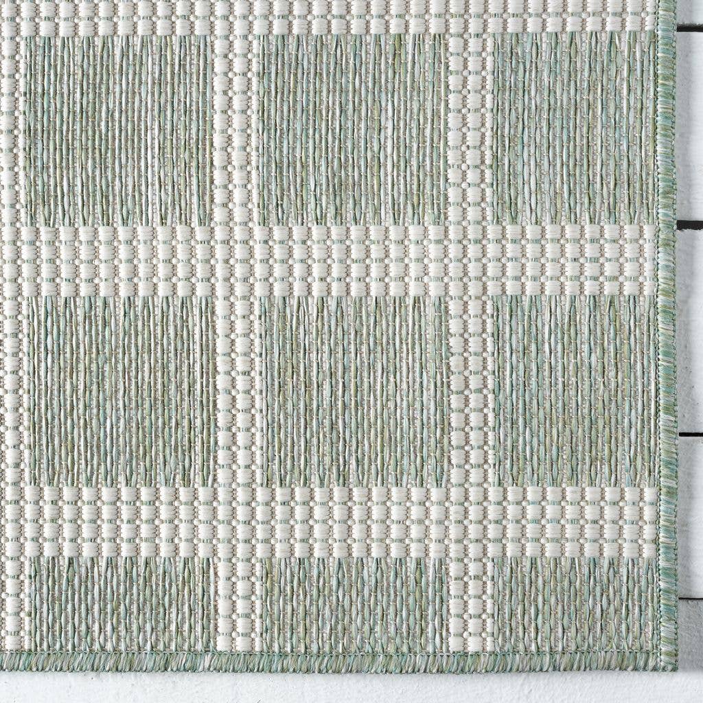Ocean Gridscape Green Indoor/Outdoor Area Rug: 7'9" x 10'2"