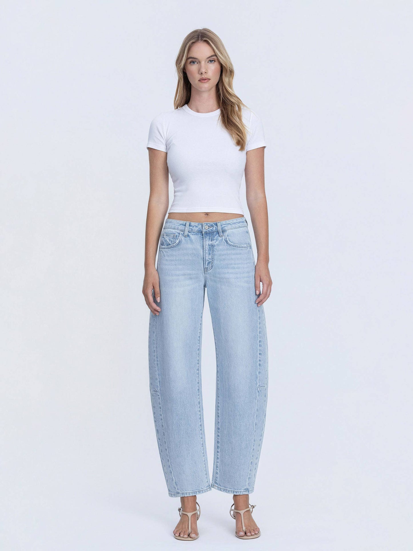 LIGHT WASH BARREL JEANS