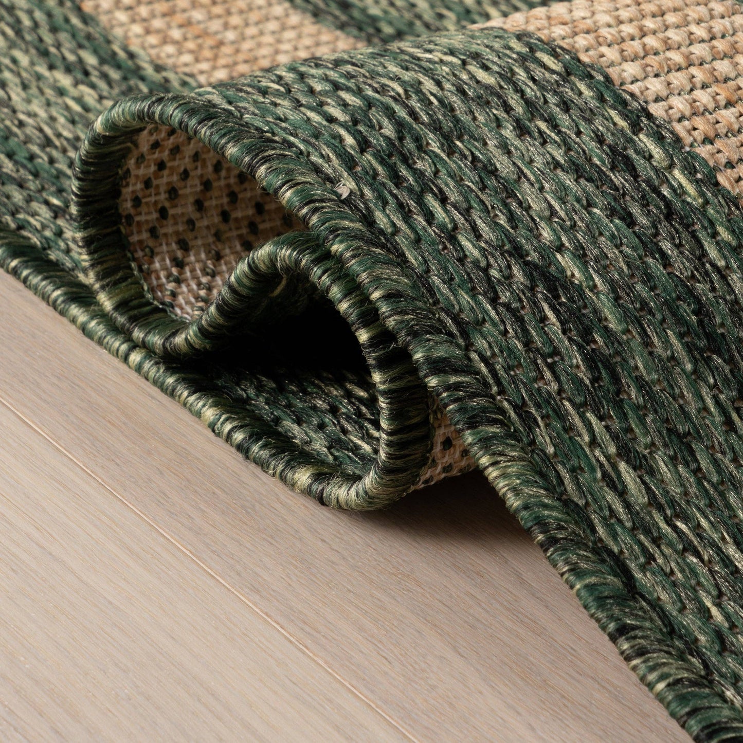 Zirelle Indoor/Outdoor Contemporary Area Rug: Brown / Rectangle / 6' 7" X 9'
