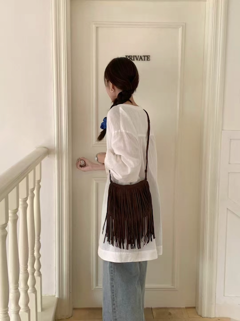 Suede-Like Microfiber Leather Crossbody Bag w/Tassel: 04 Red