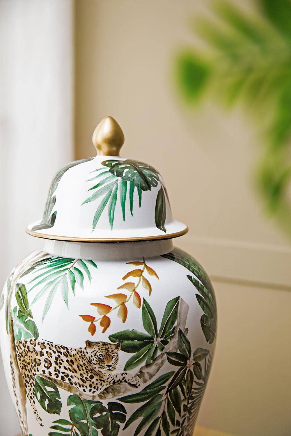 D9.5x18" White and Green Leaf Pattern Ginger Jar