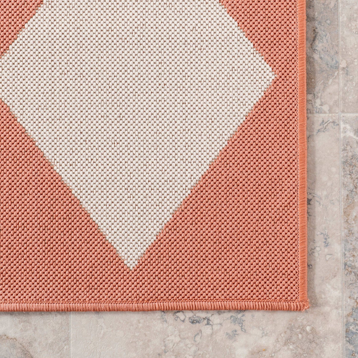 Diamond Trellis Indoor/Outdoor Rug- 5' x 8'