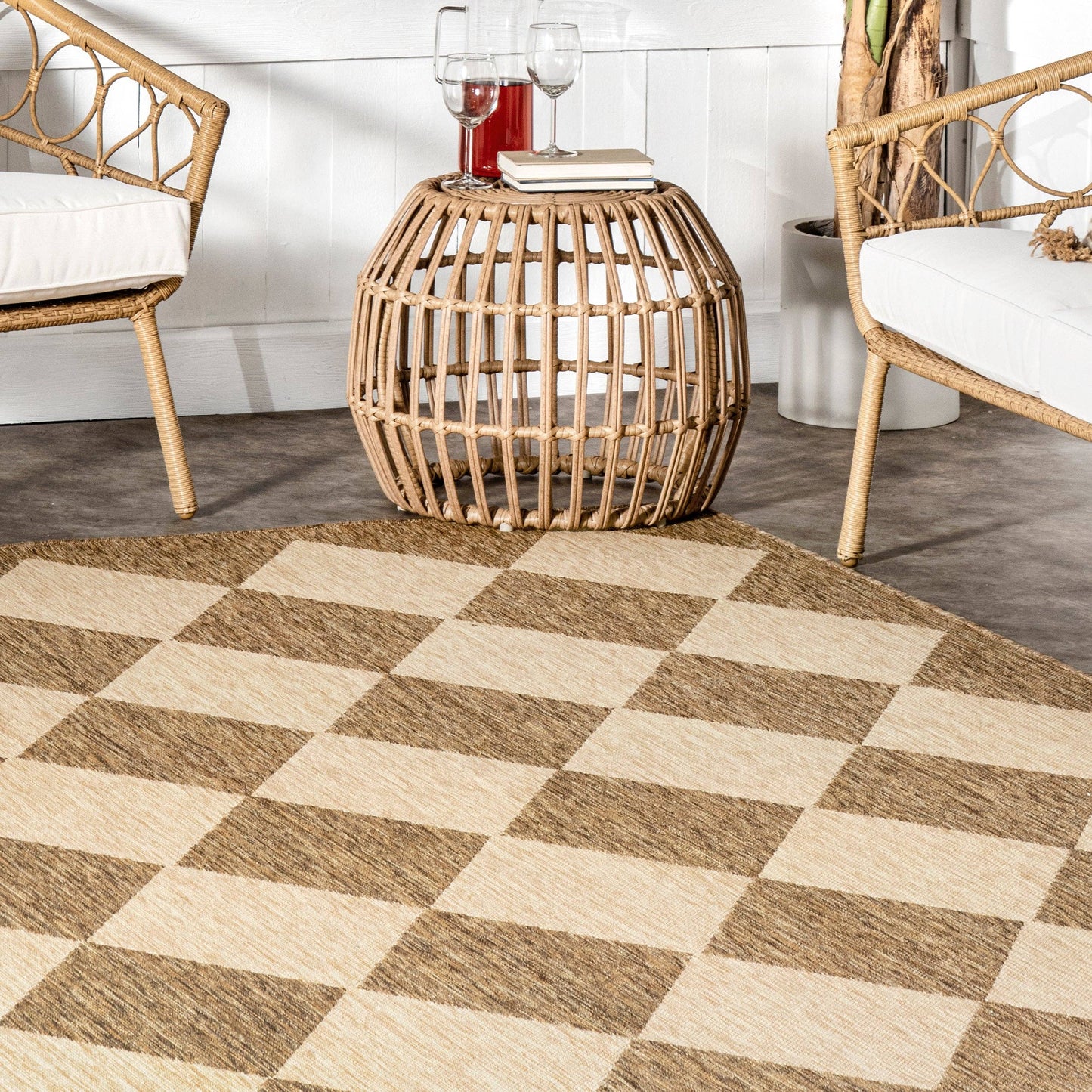Diamond Trellis Indoor/Outdoor Rug- 5' x 8'