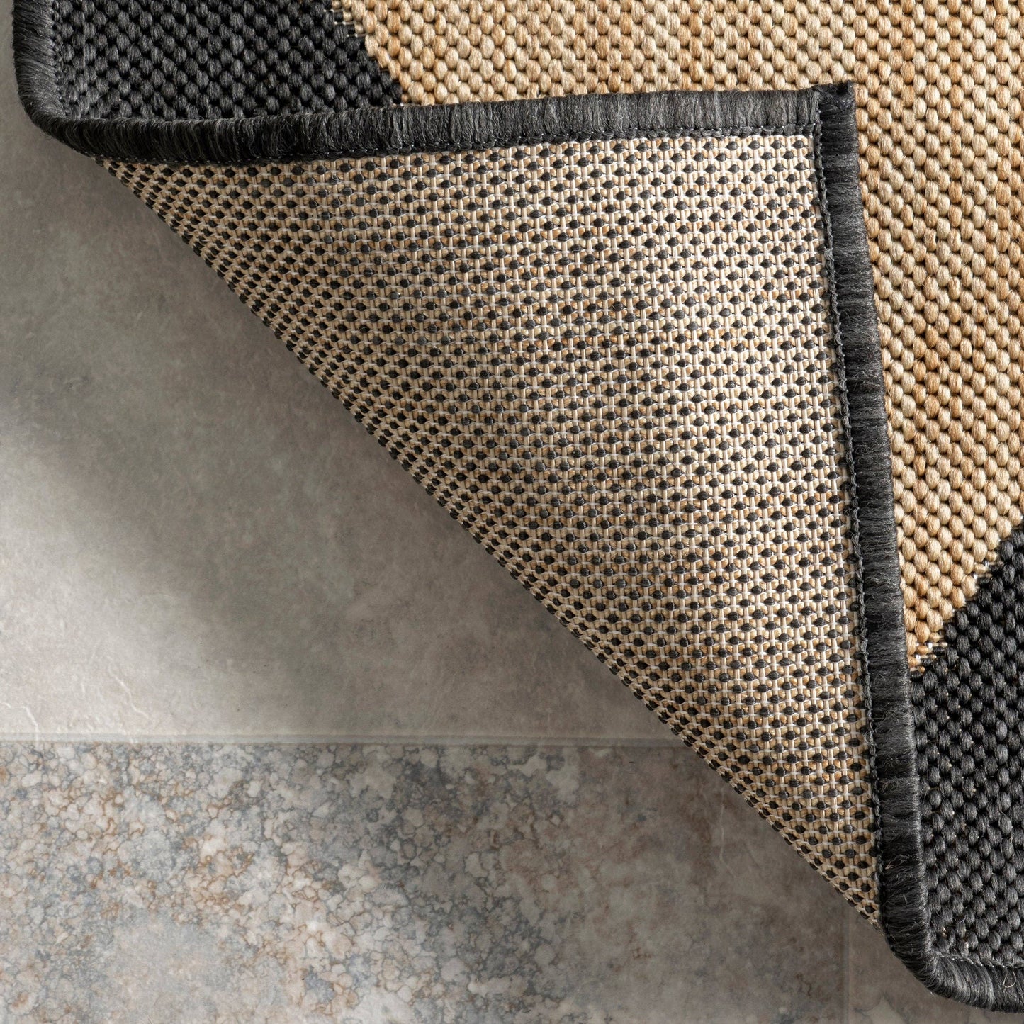 Diamond Trellis Indoor/Outdoor Rug- 5' x 8'