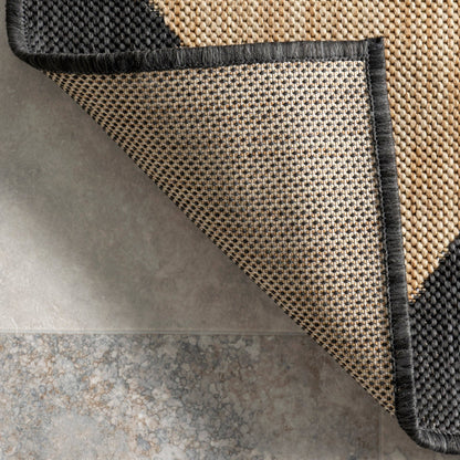 Diamond Trellis Indoor/Outdoor Rug- 5' x 8'