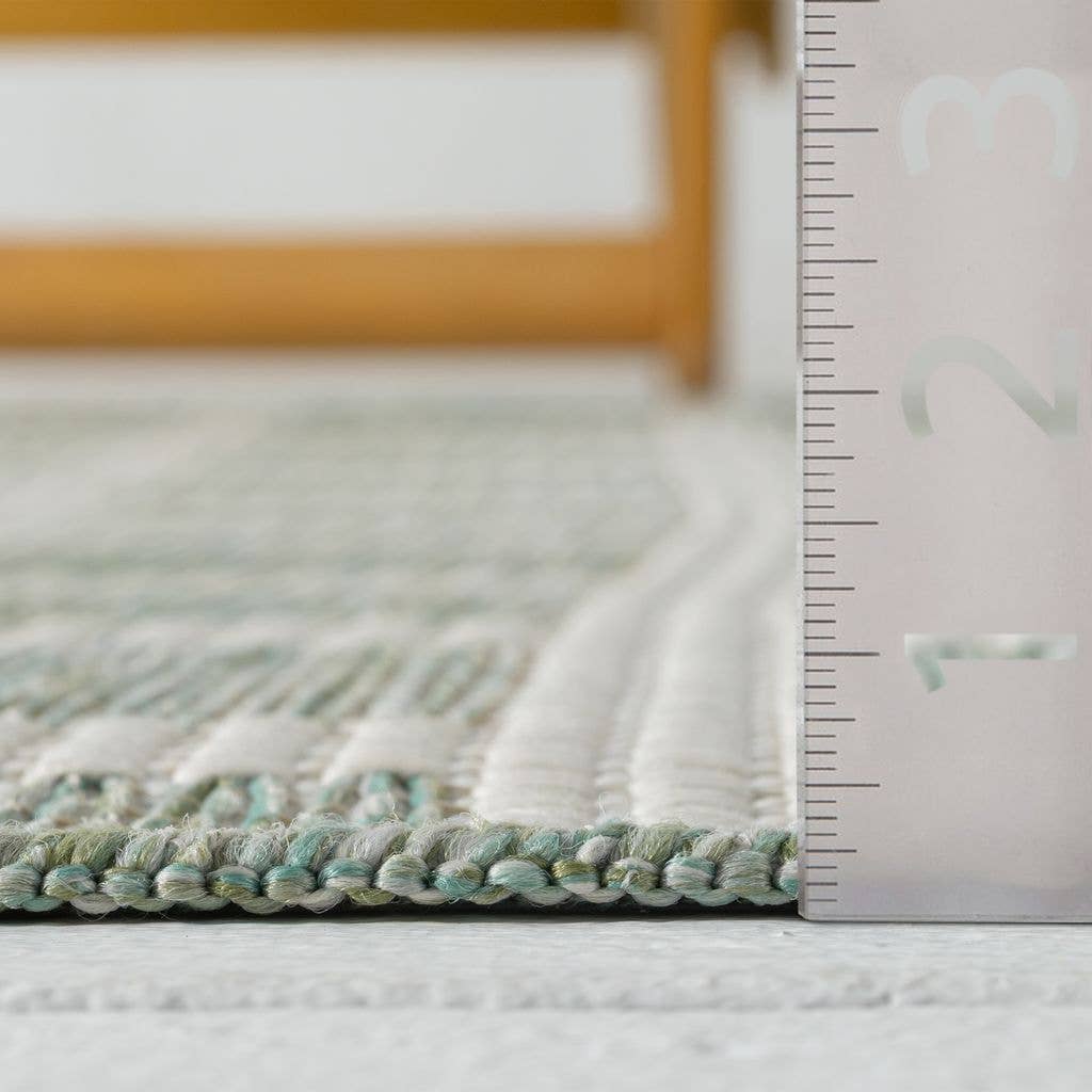 Ocean Gridscape Green Indoor/Outdoor Area Rug: 7'9" x 10'2"