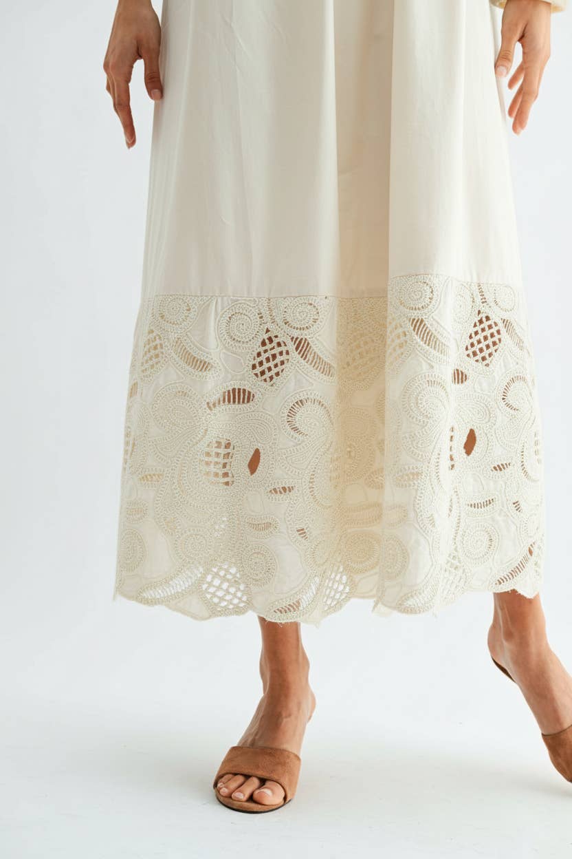 CREAM MAXI DRESS WITH LACE DETAILS